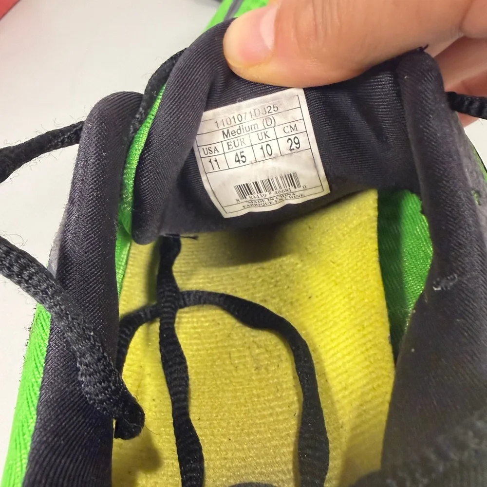 Brooks Trail Shoes, Racing Flats, and Barefoot-Style Shoes Men Size 11‎